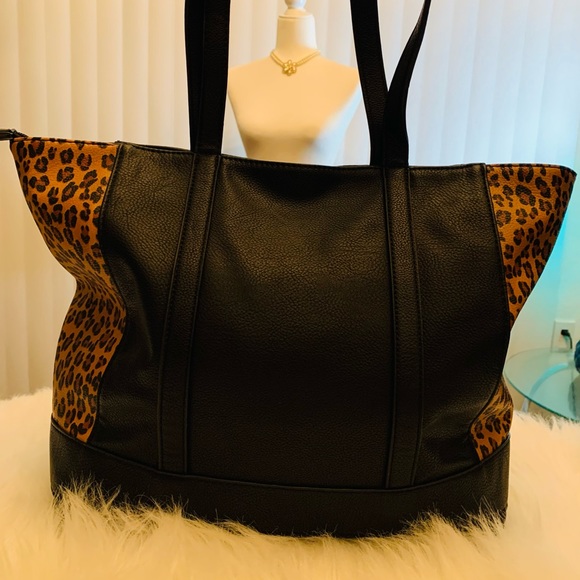 Urban Expressions Handbags - Leopard Tote bag | Never worn 
URBAN EXPRESSIONS